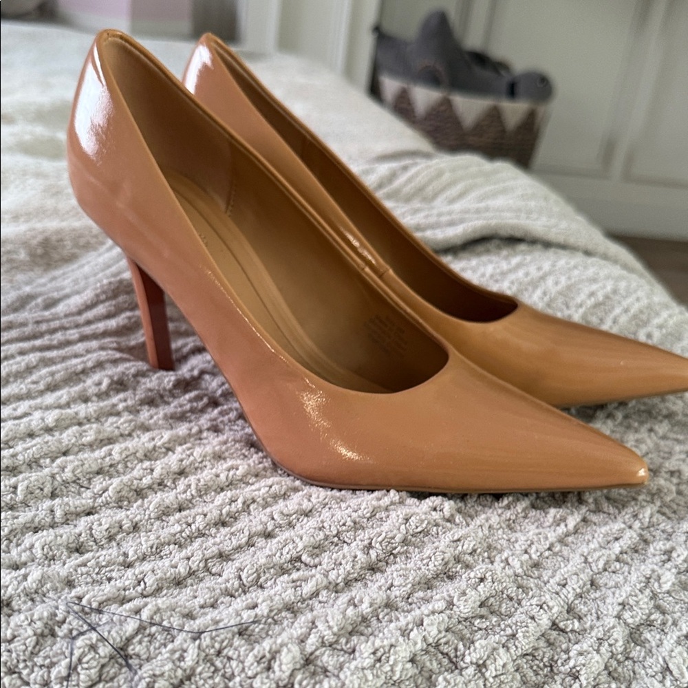 Elegant Tan Pumps